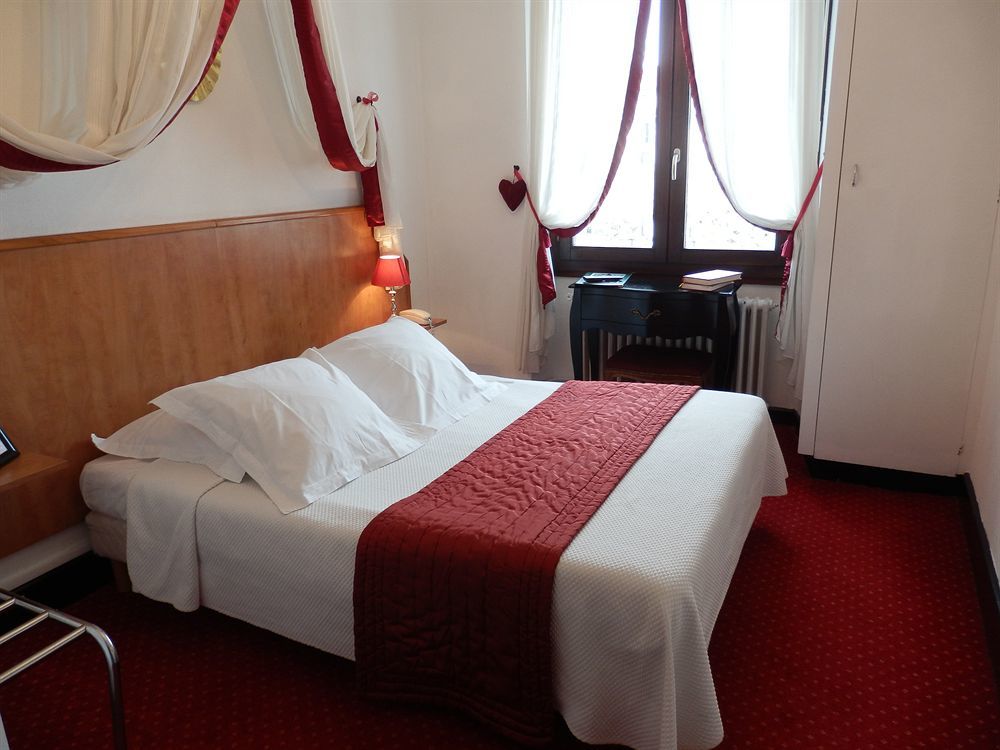 Le Comte Rouge Hotel Thonon-les-Bains Exterior photo
